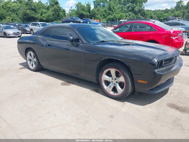45385813 :رقم المزاد ، 2C3CDYAG4EH225184 vin ، 2014 Dodge Challenger Sxt Plus مزاد بيع