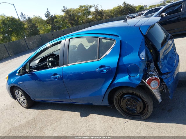 Toyota Prius C Two 2014 JTDKDTB37E1065712 Image 15