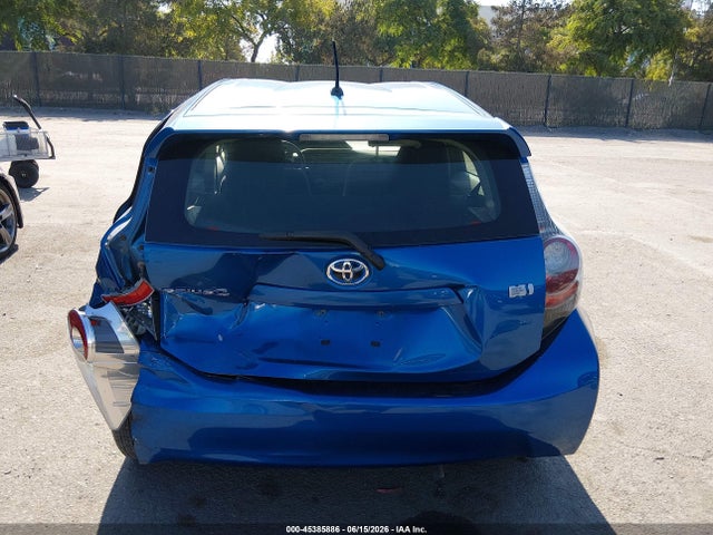 Toyota Prius C Two 2014 JTDKDTB37E1065712 Image 17