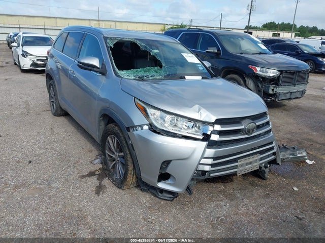 2017 Toyota Highlander Xle მანქანა იყიდება აუქციონზე, vin: 5TDKZRFH2HS512447, აუქციონის ნომერი: 45385891