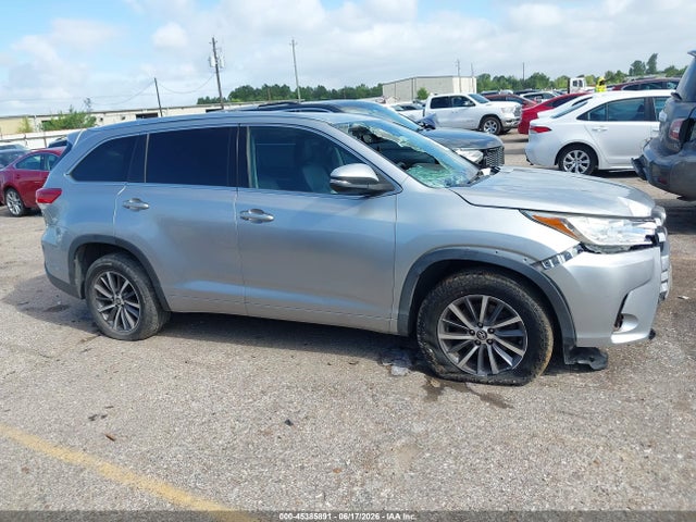 2017 Toyota Highlander Xle მანქანა იყიდება აუქციონზე, vin: 5TDKZRFH2HS512447, აუქციონის ნომერი: 45385891