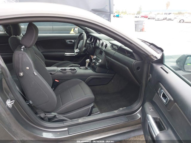 1FA6P8AM7H5301214 Ford Mustang V6