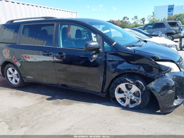 5TDKK3DC1ES435302 Toyota Sienna Le V6 8 Passenger