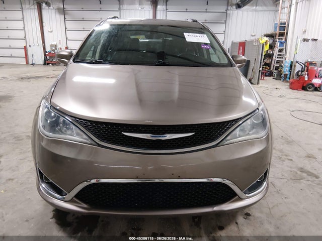 Продаж на аукціоні авто 2017 Chrysler Pacifica Touring-l, vin: 2C4RC1BGXHR536387, номер лоту: 45386115