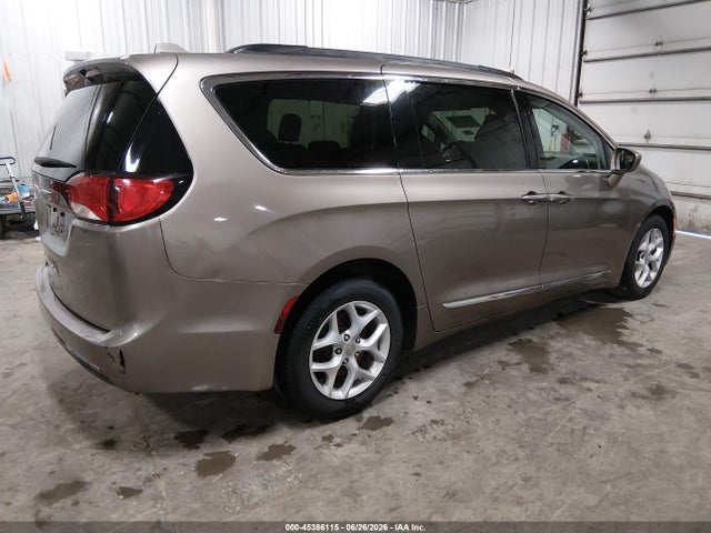Продаж на аукціоні авто 2017 Chrysler Pacifica Touring-l, vin: 2C4RC1BGXHR536387, номер лоту: 45386115