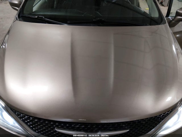 Продаж на аукціоні авто 2017 Chrysler Pacifica Touring-l, vin: 2C4RC1BGXHR536387, номер лоту: 45386115