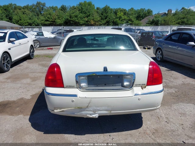 Продажа на аукционе авто 2003 Lincoln Town Car Signature, vin: 1LNHM82W93Y653371, номер лота: 45386150