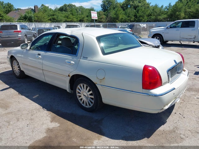 Продажа на аукционе авто 2003 Lincoln Town Car Signature, vin: 1LNHM82W93Y653371, номер лота: 45386150