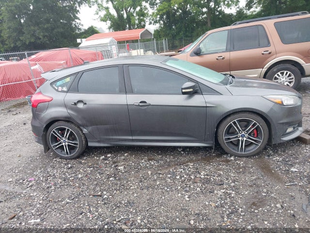 Ford FOCUS ST 2015 1FADP3L98FL381490 Image 13