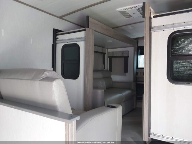 2022 Forest River Salem Travel Trailer მანქანა იყიდება აუქციონზე, vin: 4X4FSBP28NV009427, აუქციონის ნომერი: 45386294