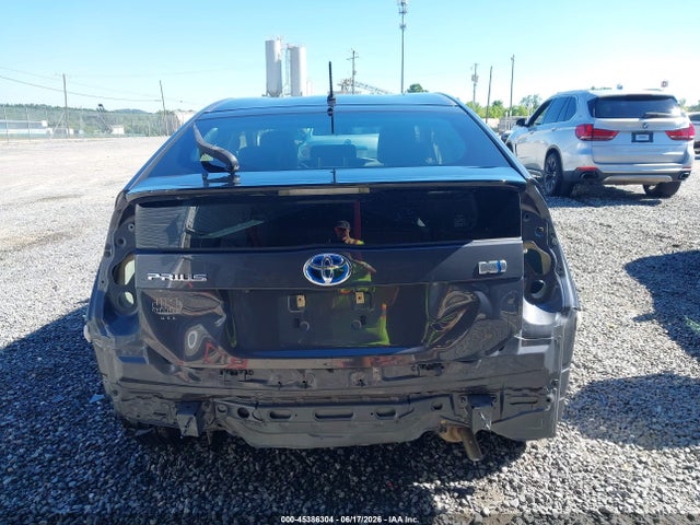 Toyota Prius Two 2015 JTDKN3DU8F1878383 Image 17