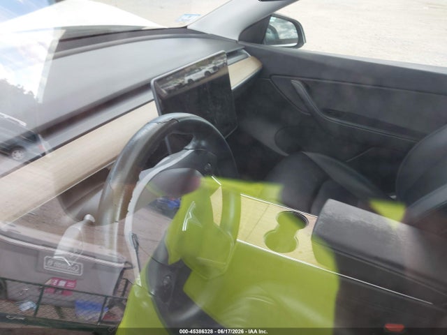 2020 Tesla Model Y Long Range Dual Motor All-wheel Drive მანქანა იყიდება აუქციონზე, vin: 5YJYGDEE5LF032233, აუქციონის ნომერი: 45386328