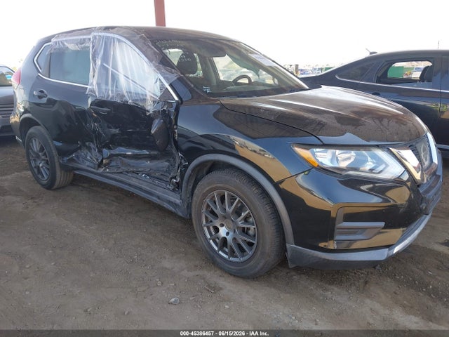 Nissan ROGUE S 2017 KNMAT2MTXHP575723 Image 1