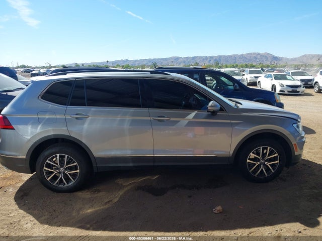 3VV3B7AXXLM020996 Volkswagen Tiguan 2.0t Se/2.0t Se R-line Black/2.0t Sel