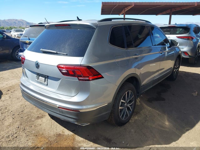 3VV3B7AXXLM020996 Volkswagen Tiguan 2.0t Se/2.0t Se R-line Black/2.0t Sel
