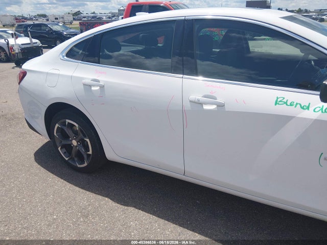 1G1ZD5ST5NF132913 Chevrolet Malibu Fwd Lt