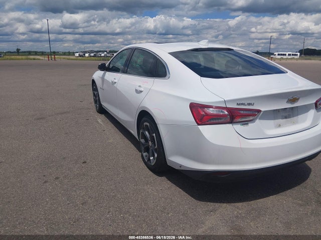 1G1ZD5ST5NF132913 Chevrolet Malibu Fwd Lt