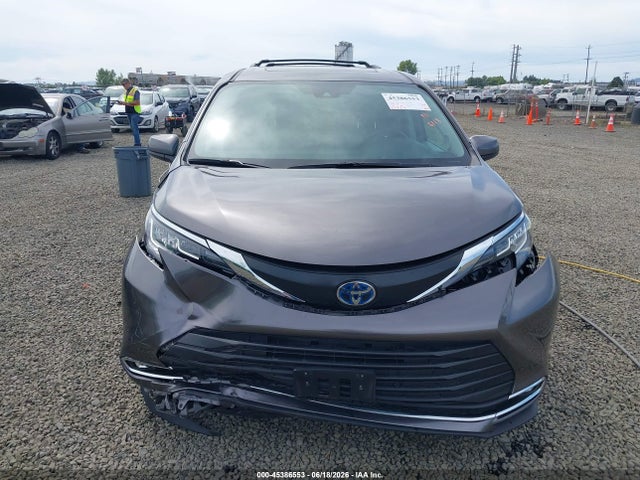 Toyota SIENNA XLE 2023 5TDJSKFC4PS107832 Image 12