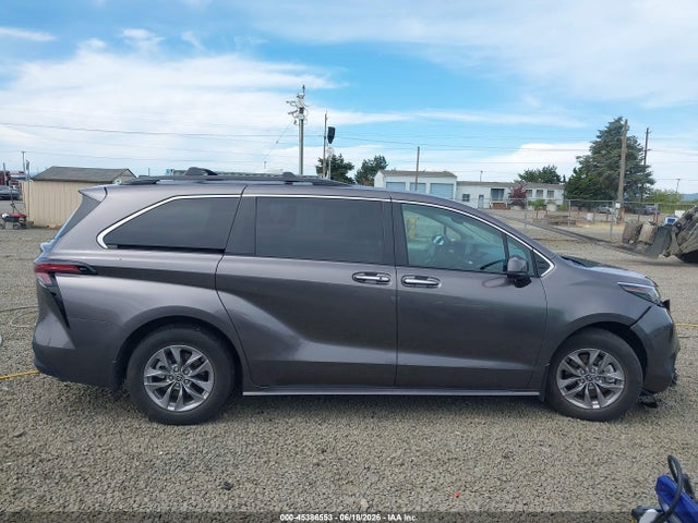 Toyota SIENNA XLE 2023 5TDJSKFC4PS107832 Image 13