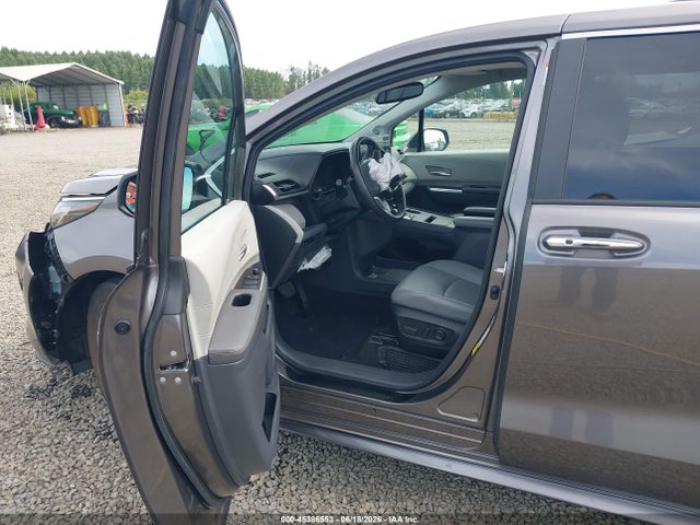 Toyota SIENNA XLE 2023 5TDJSKFC4PS107832 Image 17