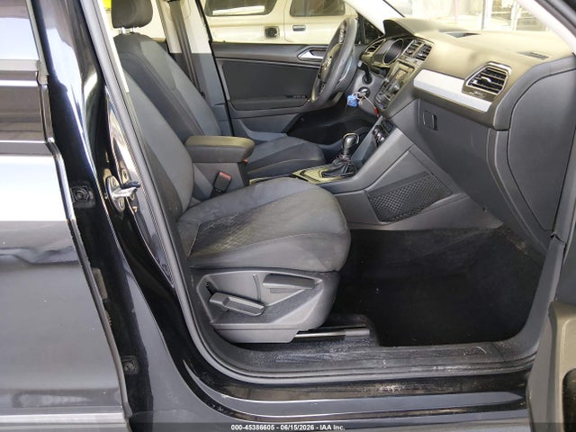 45386605 :رقم المزاد ، 3VV1B7AX6JM017503 vin ، 2018 Volkswagen Tiguan 2.0t S مزاد بيع