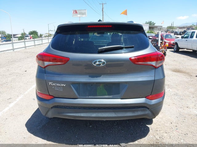 KM8J33A41HU401524 Hyundai TUCSON SE