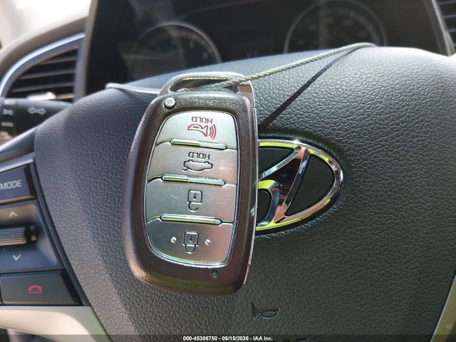 Hyundai Elantra Value Edition 2017 5NPD84LF8HH155251 Image 11