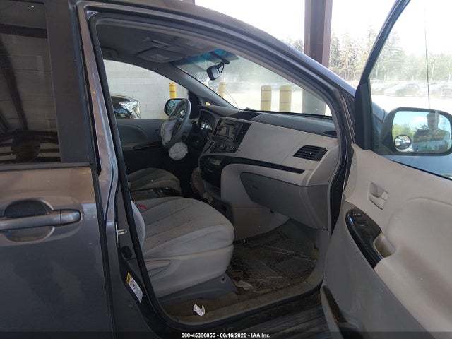 45386855 :رقم المزاد ، 5TDKK3DC9CS225348 vin ، 2012 Toyota Sienna Le V6 8 Passenger مزاد بيع