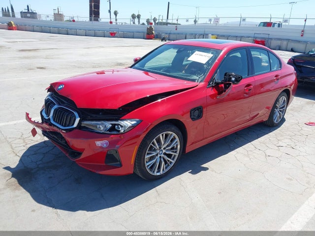 BMW 330e 2023 3MW39FF01P8D01595 Image 2