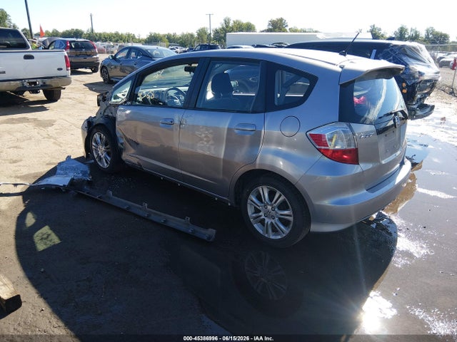 45386996 :رقم المزاد ، JHMGE8H69AC023833 vin ، 2010 Honda Fit Sport مزاد بيع