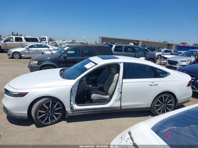 1HGCY2F8XPA044107 Honda Accord Hybrid Touring