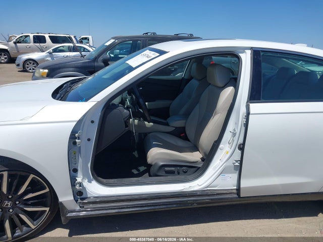1HGCY2F8XPA044107 Honda Accord Hybrid Touring