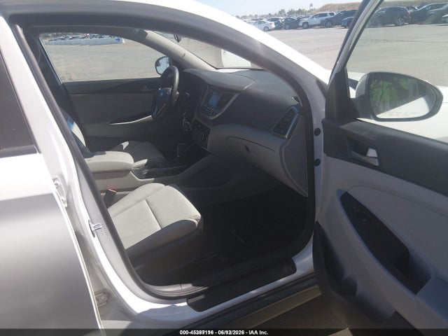 KM8J23A43JU712526 Hyundai TUCSON SE