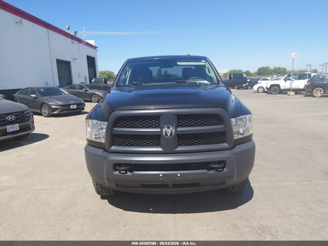 3C63R3CT7HG711249 RAM 3500 Tradesman 4x4 6&#039;4 Box