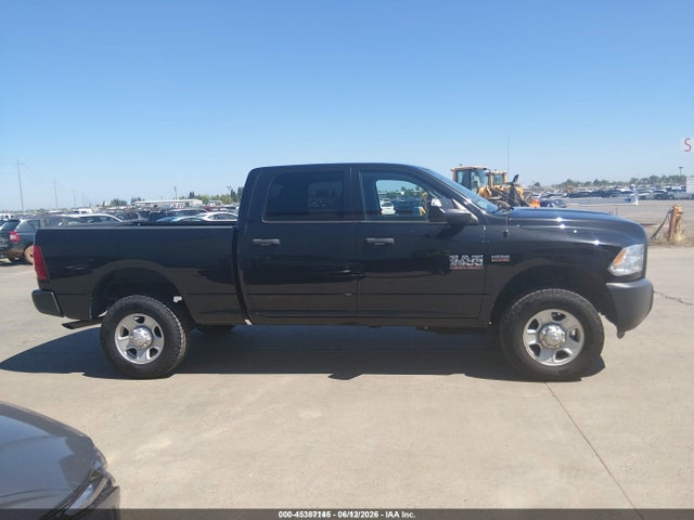 3C63R3CT7HG711249 RAM 3500 Tradesman 4x4 6&#039;4 Box