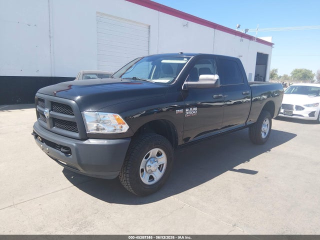 3C63R3CT7HG711249 RAM 3500 Tradesman 4x4 6&#039;4 Box