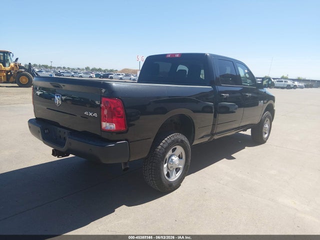 3C63R3CT7HG711249 RAM 3500 Tradesman 4x4 6&#039;4 Box