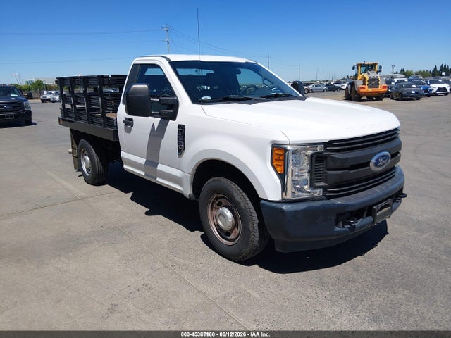 2017 1FDBF2A67HEE28955 main image