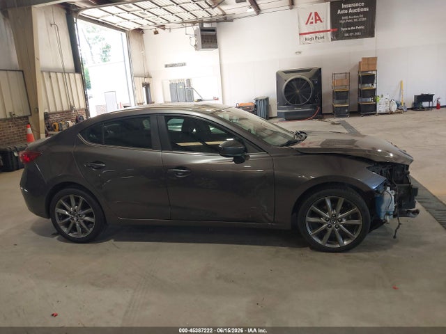 2018 Mazda Mazda3 Touring მანქანა იყიდება აუქციონზე, vin: 3MZBN1V31JM247803, აუქციონის ნომერი: 45387222