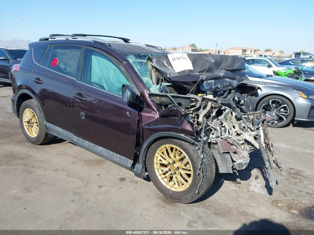 Toyota RAV4 LE 2018 2T3ZFREV3JW433663 Image 1