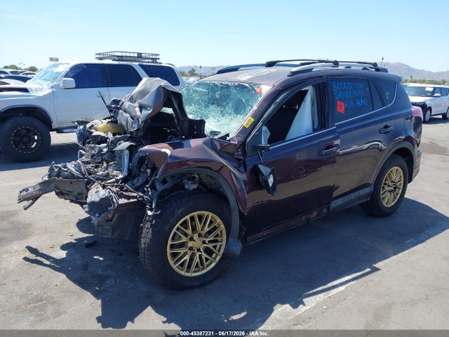 Toyota RAV4 LE 2018 2T3ZFREV3JW433663 Image 2