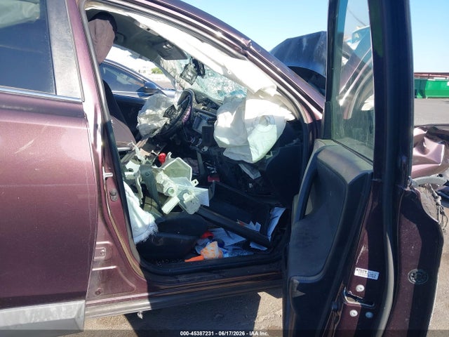 Toyota RAV4 LE 2018 2T3ZFREV3JW433663 Image 5
