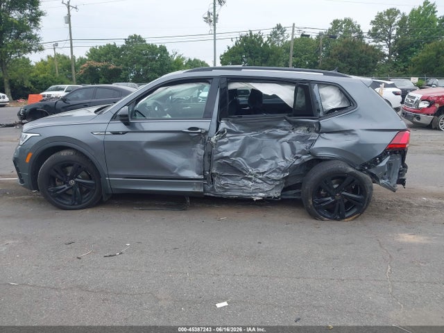 Продажа на аукционе авто 2024 Volkswagen Tiguan 2.0t Se R-line Black, vin: 3VV8B7AX8RM060637, номер лота: 45387243