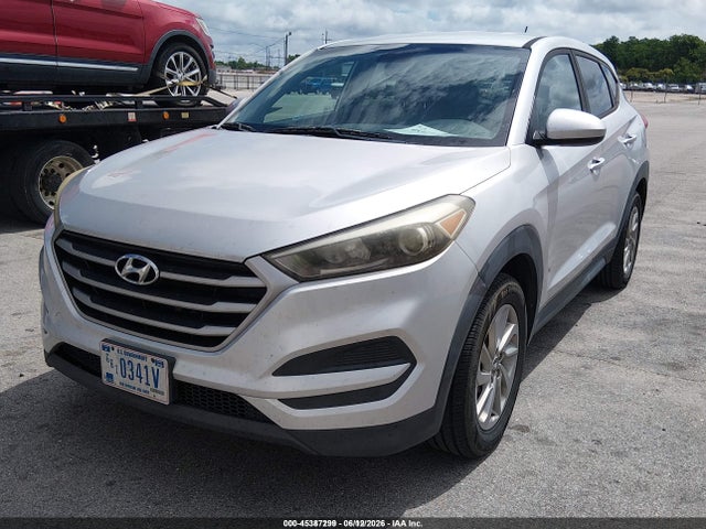 Hyundai TUCSON SE 2018 KM8J2CA45JU655696 Image 2