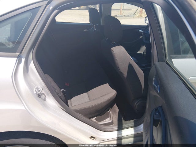 Ford FOCUS SE 2018 1FADP3F23JL328607 Image 8