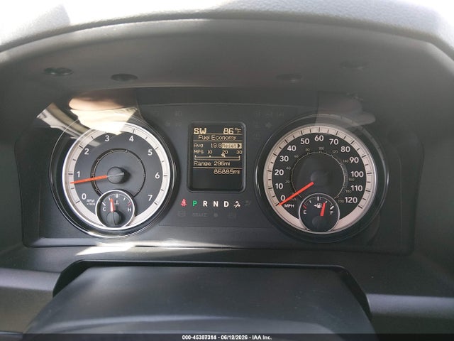 1C6RR7KGXKS661856 RAM 1500 Classic Tradesman 4x4 5&#039;7 Box