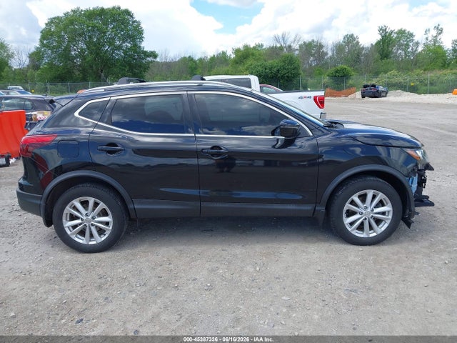 JN1BJ1CR8JW286655 Nissan Rogue Sport Sv