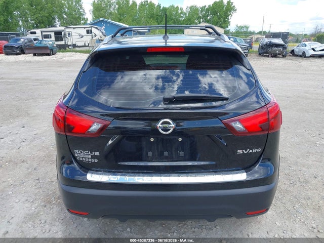 JN1BJ1CR8JW286655 Nissan Rogue Sport Sv
