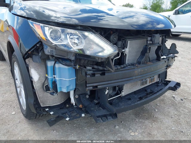 JN1BJ1CR8JW286655 Nissan Rogue Sport Sv