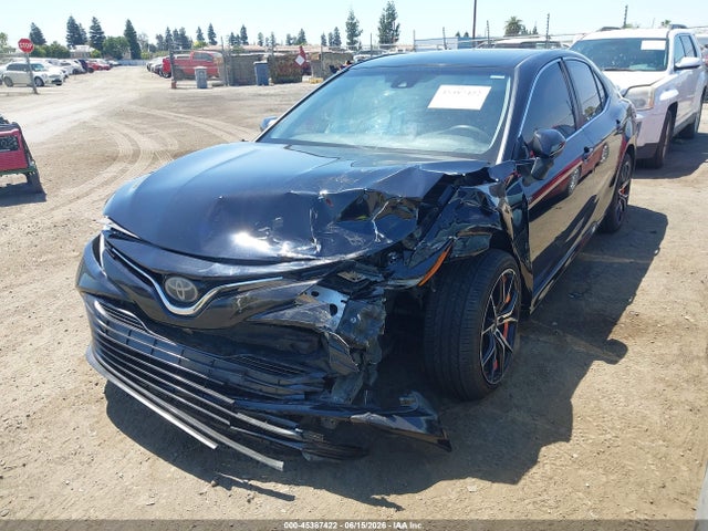 Toyota CAMRY LE 2018 JTNB11HK7J3046907 Image 2